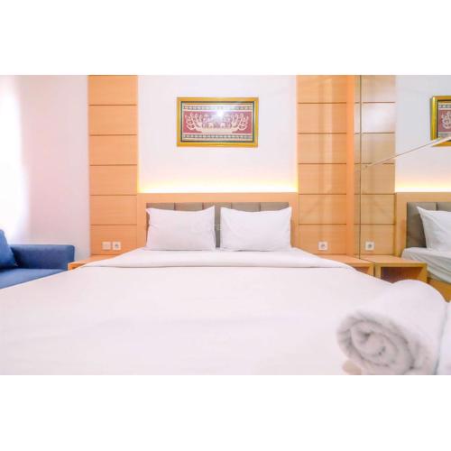 Minimalistic Look Studio Transpark Cibubur Apartment By Travelio