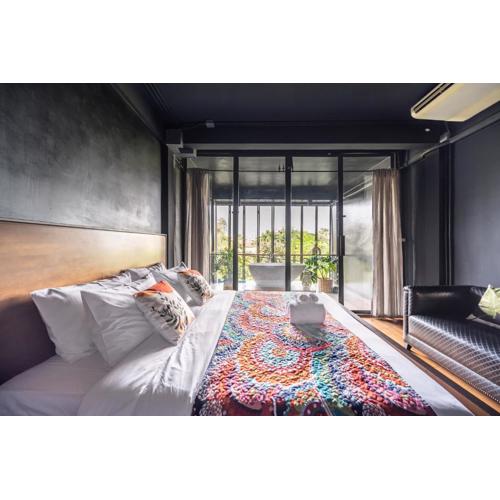 MIQ Ekkamai2 3BR Designer home Oval Bathtub 15pax