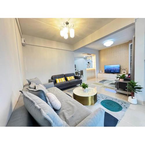 MIQ HK256 5BR MRT Ratchada and HuaiKhwang