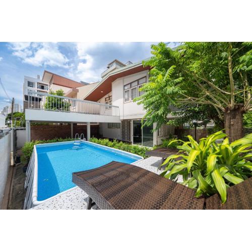 MIQ S22 Pool Villa PhromPhong Emsphere 5BR