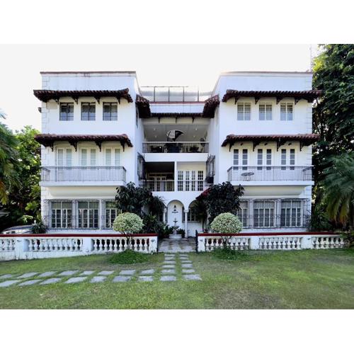 MIRANAMIN NEST Elegant Home in MiraNila Heritage Compound, Pet Friendly, with Rooftop, Kitchens - Perfect for Reunions, Team Building