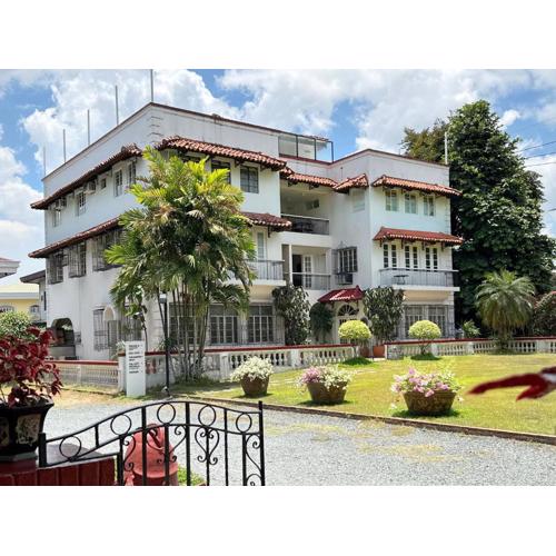 MiraNamin Nest ROSAL Suite in Unique Historic Home - Garden View, Shared Kitchen