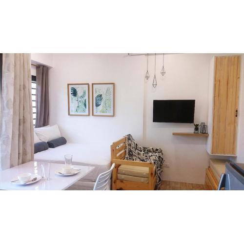 Mireya's Studio Condo at Goshen Towers - Session Road