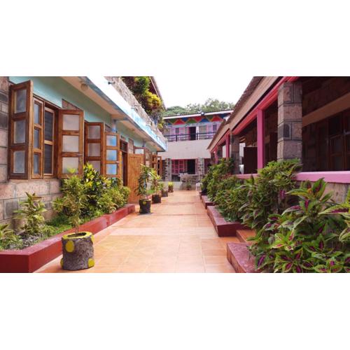 Miryams Village Inn Safari Lodge