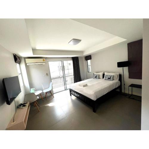 Mitr Inn Mrt Samyot Station - The Grand Palace