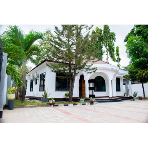 Mjimwema Villas Main House