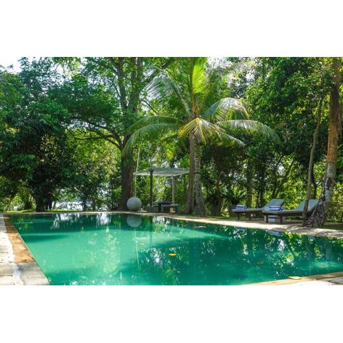 MO River House Luxury Villa