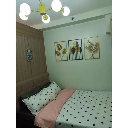MOA Shore 2 1BR with Balcony WiFi Netflix Pool 4Pax