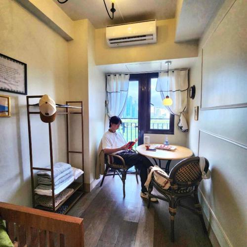 MOA Staycation The Baycourt at Shore Residences Near Mall of Asia IKEA NAIA SMX Convention Center MOA Concert Grounds