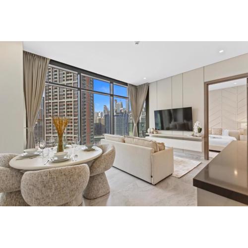 Modern 1Bedroom w Burj Khalifa view in Peninsula