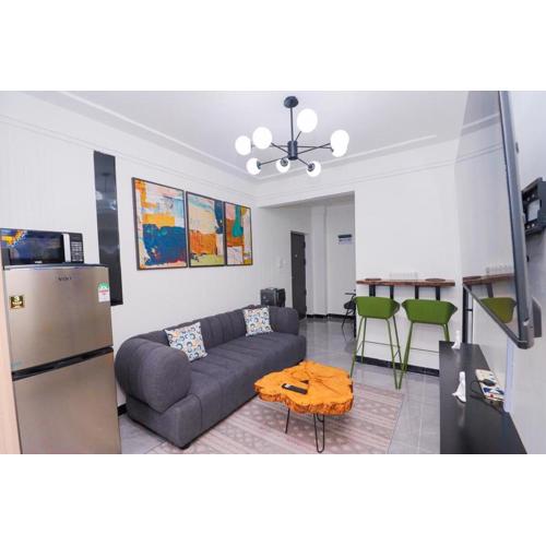 Modern 1BR and SQ, Homey Comfort