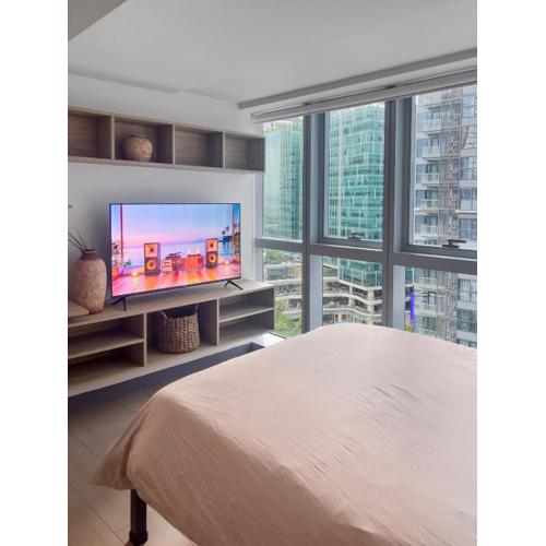 Modern 1BR BGC Uptown View