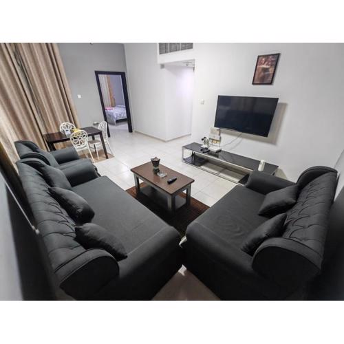 Modern 1BR City View