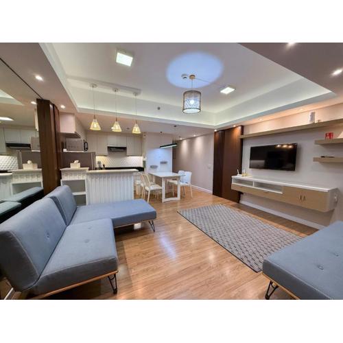 Modern 1BR Unit with parking