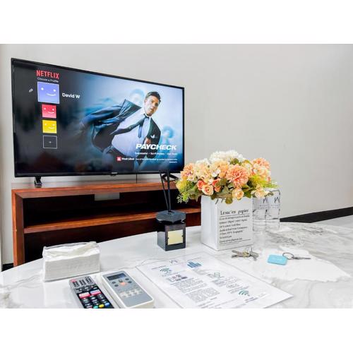 Modern 1BR w Exclusive Pool Access