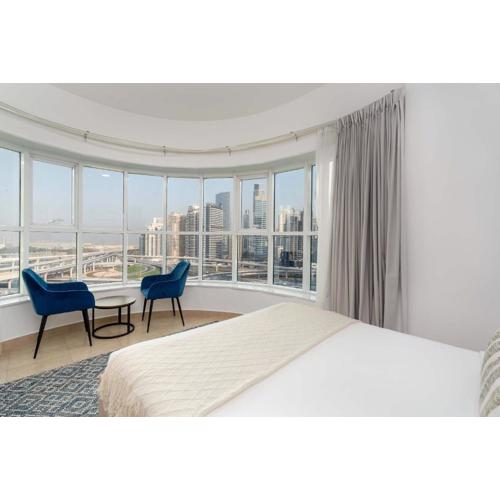 Modern 1BR with City View - Balcony - Near Metro