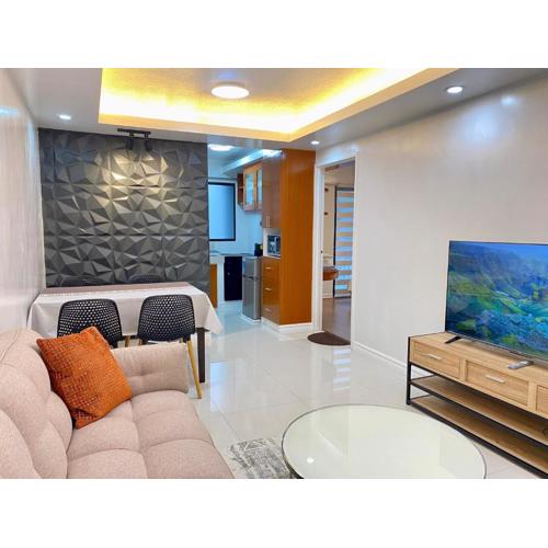 Modern 1BR with King Bed beside SM Mall
