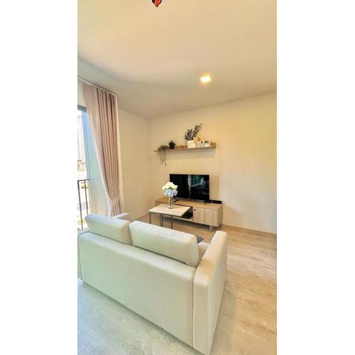 Modern 2 Bedroom Condo - The Base Height