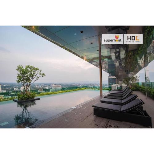 Modern 2-Bedroom Condo with Pool