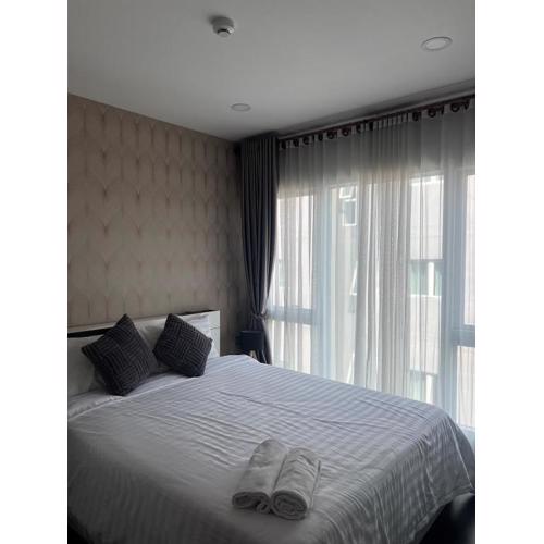 Modern 2BR Apartment Just Steps from Nimman #A605