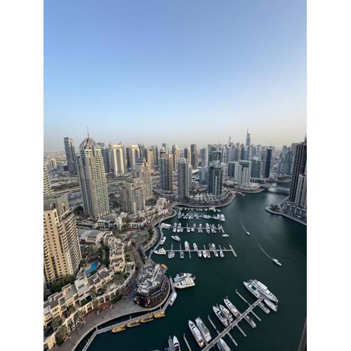 Modern 2BR Skyline & Marina View