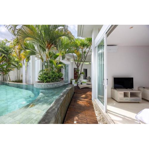 Modern 2BR Villa with Private Pool Prime Location