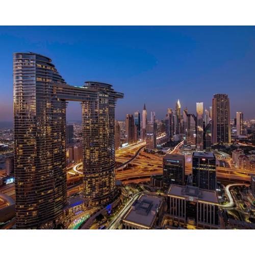 Modern 2BR with Balcony Sea Views and Pool, Gym Near Attractions