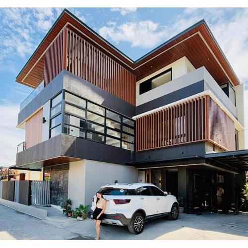 Modern 2nd Floor Studio Unit