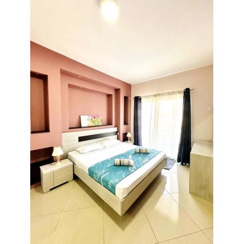 Modern 3 bed flat with pool