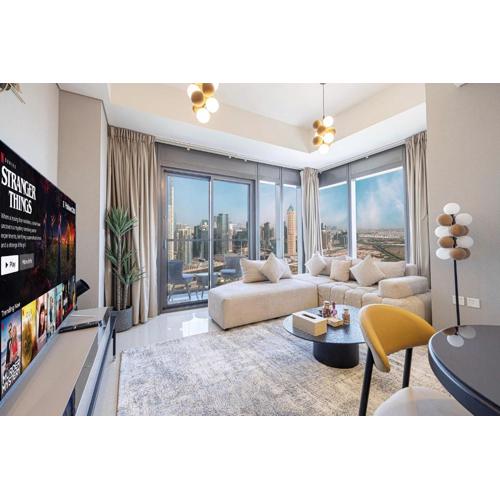 Modern 3-Bedroom Apartment with Breathtaking City Views
