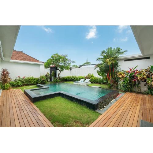 Modern 3 Bedrooms Villa Beach Walking Distance