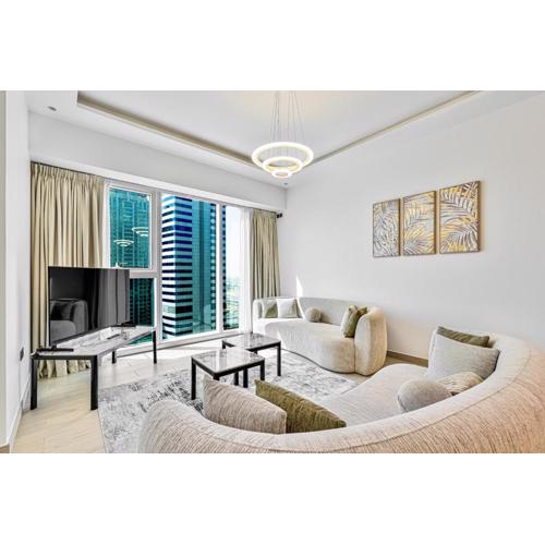 Modern 3BR with City Views and a Spacious Layout