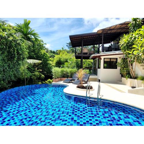 Modern 4 BDR Villa, privat Pool, Walk Beach