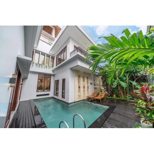 Modern 5BR Luxury Villa with Pool & Rooftop - 100m from Sanur Beach