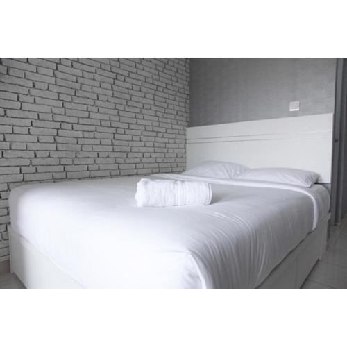 Modern and Comfortable Studio Apartment Springlake Summarecon near Summarecon By Travelio