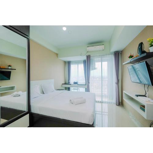 Modern and Comfy Studio Apartment Grand Dhika City By Travelio