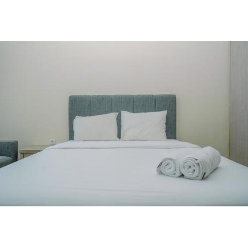 Modern and Cozy Studio Menteng Park Apartment By Travelio