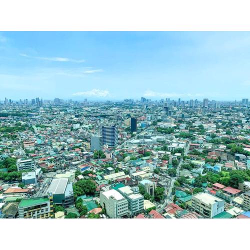 Modern and homely Condo in Shaw Boulevard