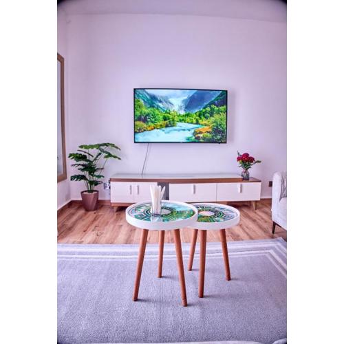 Modern and Luxurious 2 Bedroom