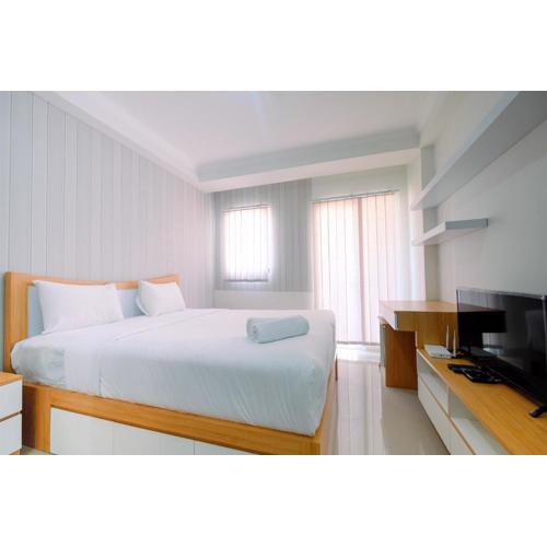 Modern and Simple Studio Signature Park Grande Apartment By Travelio