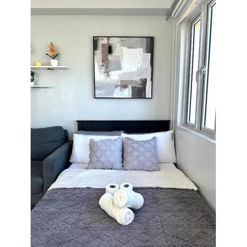 Modern and Slick Condo in Venice near Makati and BGC