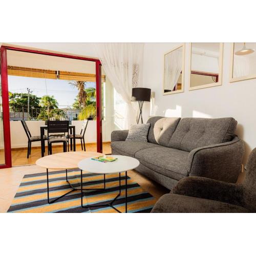 Modern and Spacious 3 Bedroom Apartment By The Beach