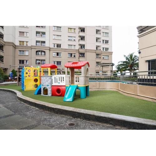 Modern and Spacious Studio Marina Ancol Apartment By Travelio