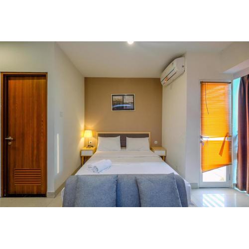 Modern and Spacious Studio with City View @ Grand Kamala Lagoon Apartment By Travelio