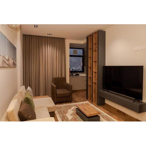 Modern Apartment with Mountain View & Jacuzzi - Room with private bathroom in a flat