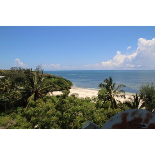 Modern Beach Front Studio Apartment - B44