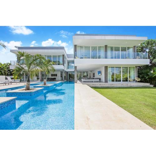 Modern Brand New Villa with Pool, Jacuzzi, Chef at Cocotal Golf & Country Club