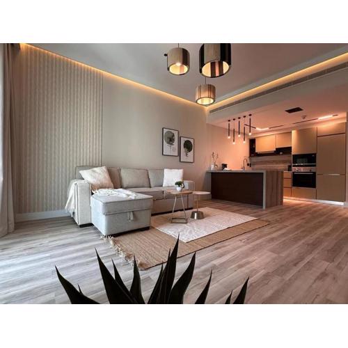 Modern-Chic 1BR in The Greens - Central Dubai