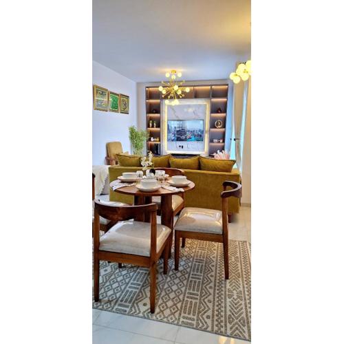 Modern & Chic 1BRM w heated pool, lounge and Gym