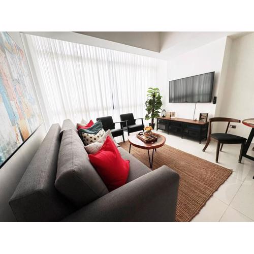 Modern City Condo El Millon